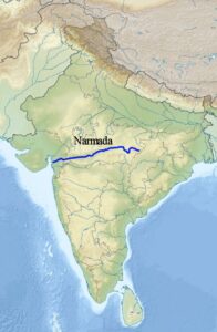 Do you know that a river of India divides the country into two parts?